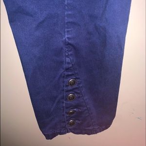 Torrid 18 capris w/ buttons